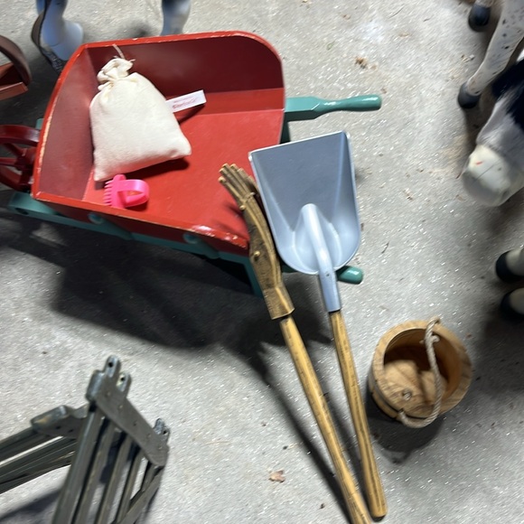 American Girl Doll Felicity Colonial Horse Stable Set w Fence & Acc. & horses - Picture 5 of 7